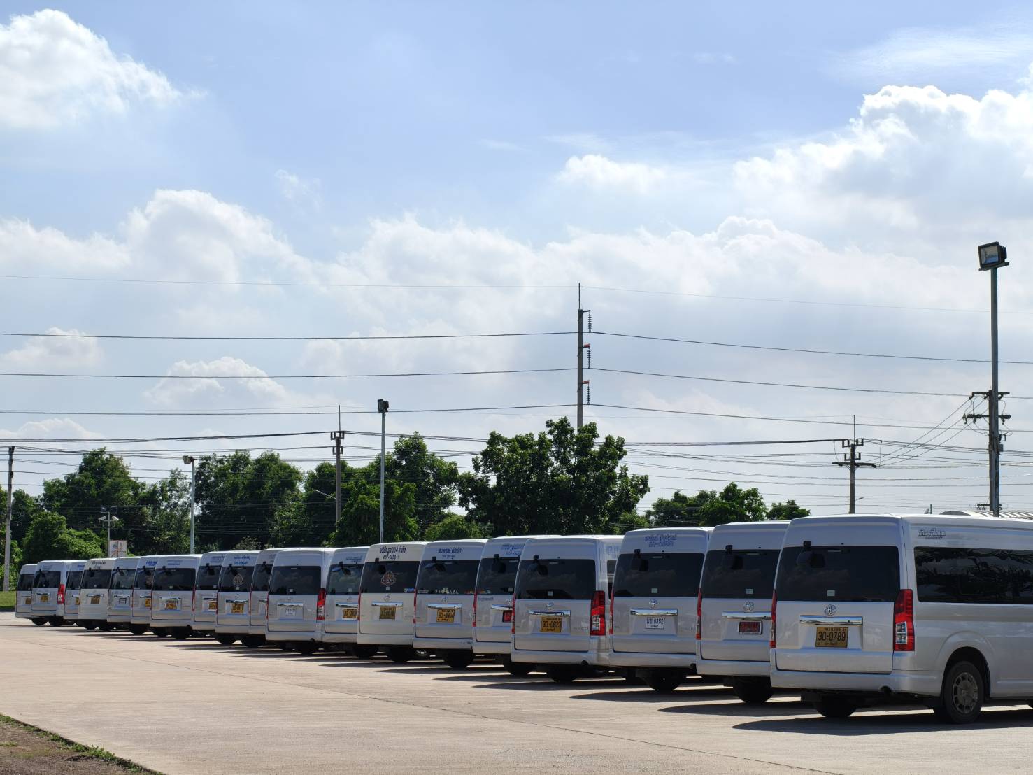 5 เหตุผลที่บริษัทชั้นนำเลือกใช้บริการรถรับส่งพนักงานกับ Route 304